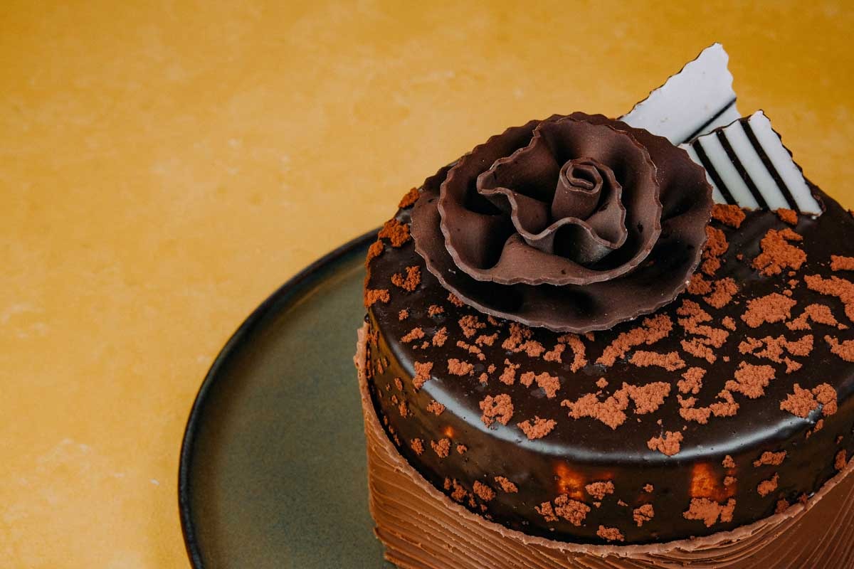 ÇİKOLATA SOSLU  PASTA