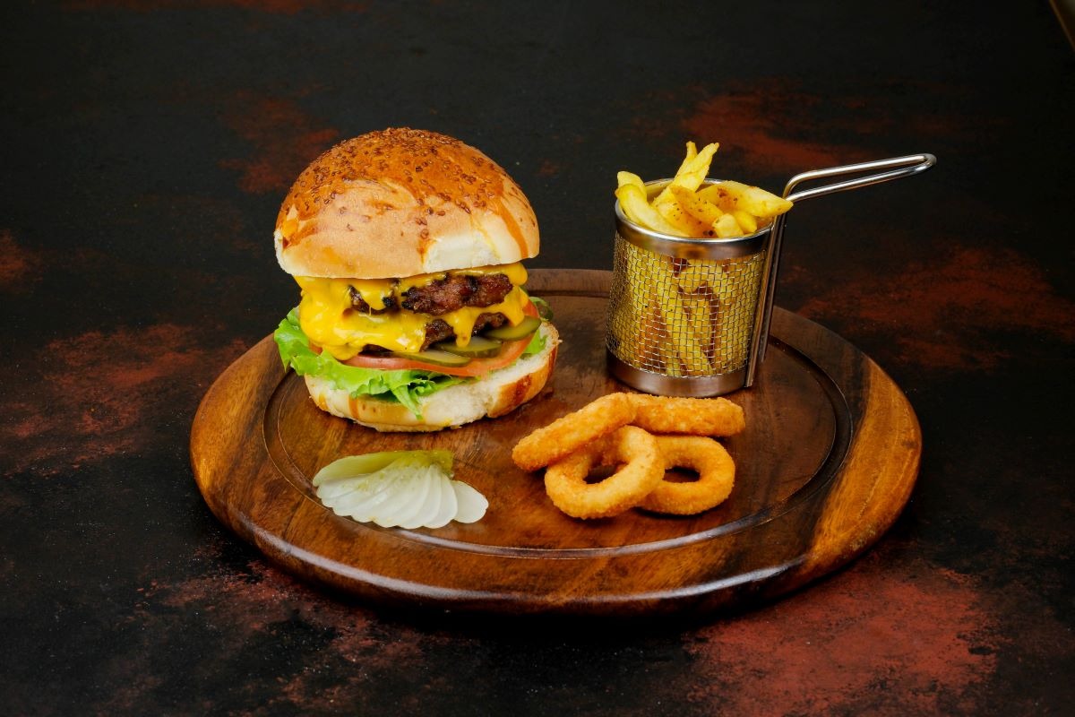 NANNA CHEESBURGER MENÜ