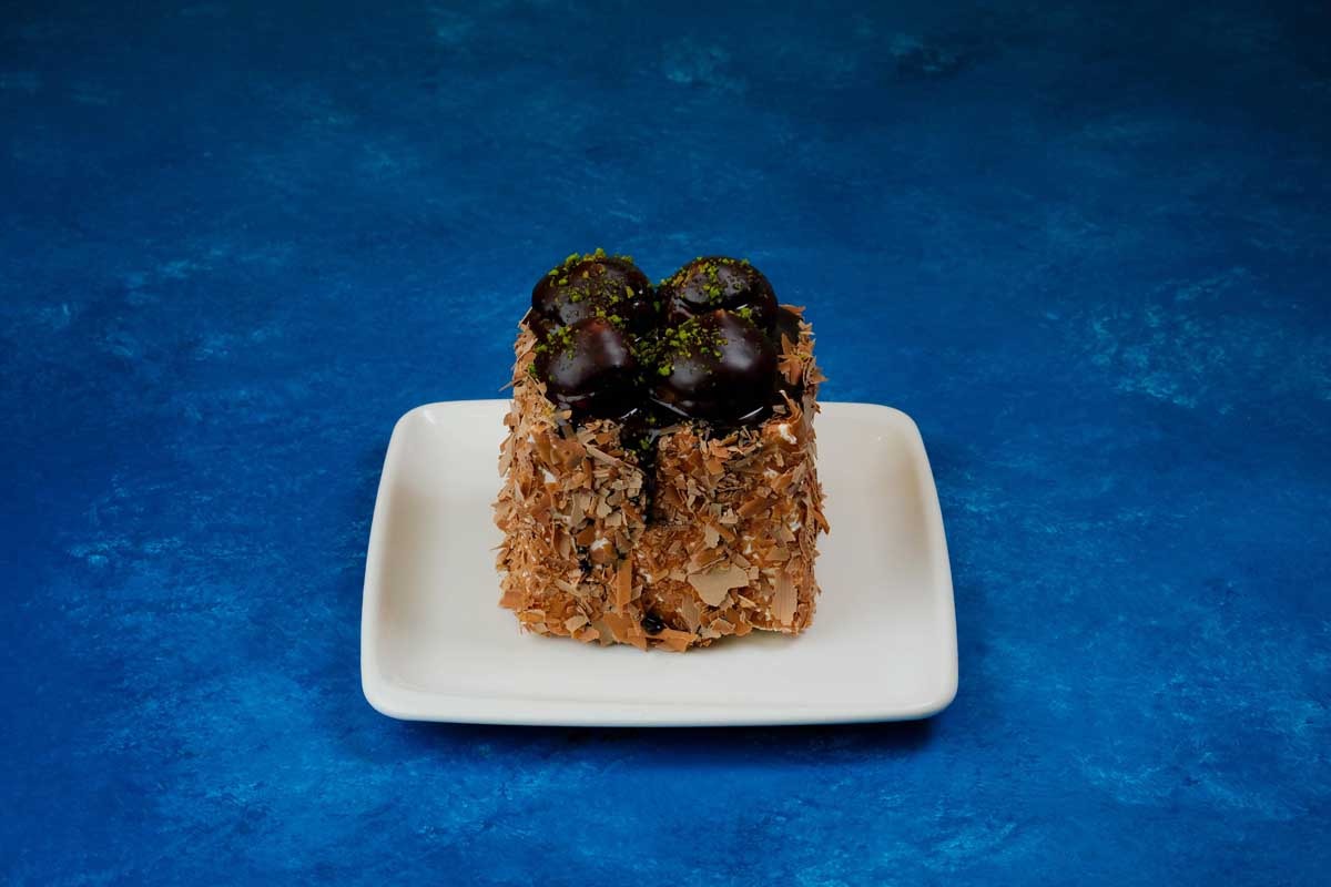 PROFİTEROLLÜ KARE DİLİM